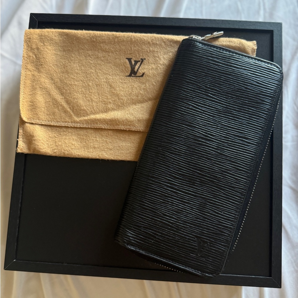 Louis Vuitton Black Epi Long Zippy Wallet
